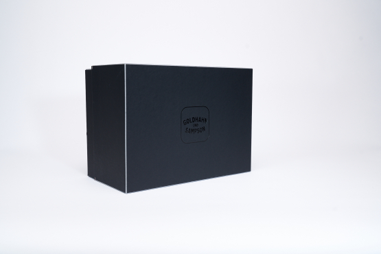 Stülpdeckelschachtel GEORG mit GundS-Logo, 365x260x200mm - Fein.Gemacht. Stülpdeckelschachtel GEORG mit GundS-Logo, 365x260x200mm - Fein.Gemacht.