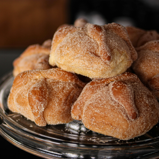 Dead Delicious: Pan de Muerto and Hot Chocolate  Sonntag, 2. November 2025 um 11 Uhr - Bild 2