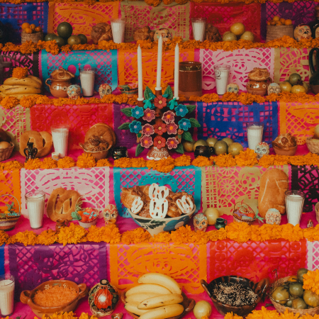 Dead Delicious: Pan de Muerto and Hot Chocolate  Sonntag, 2. November 2025 um 11 Uhr